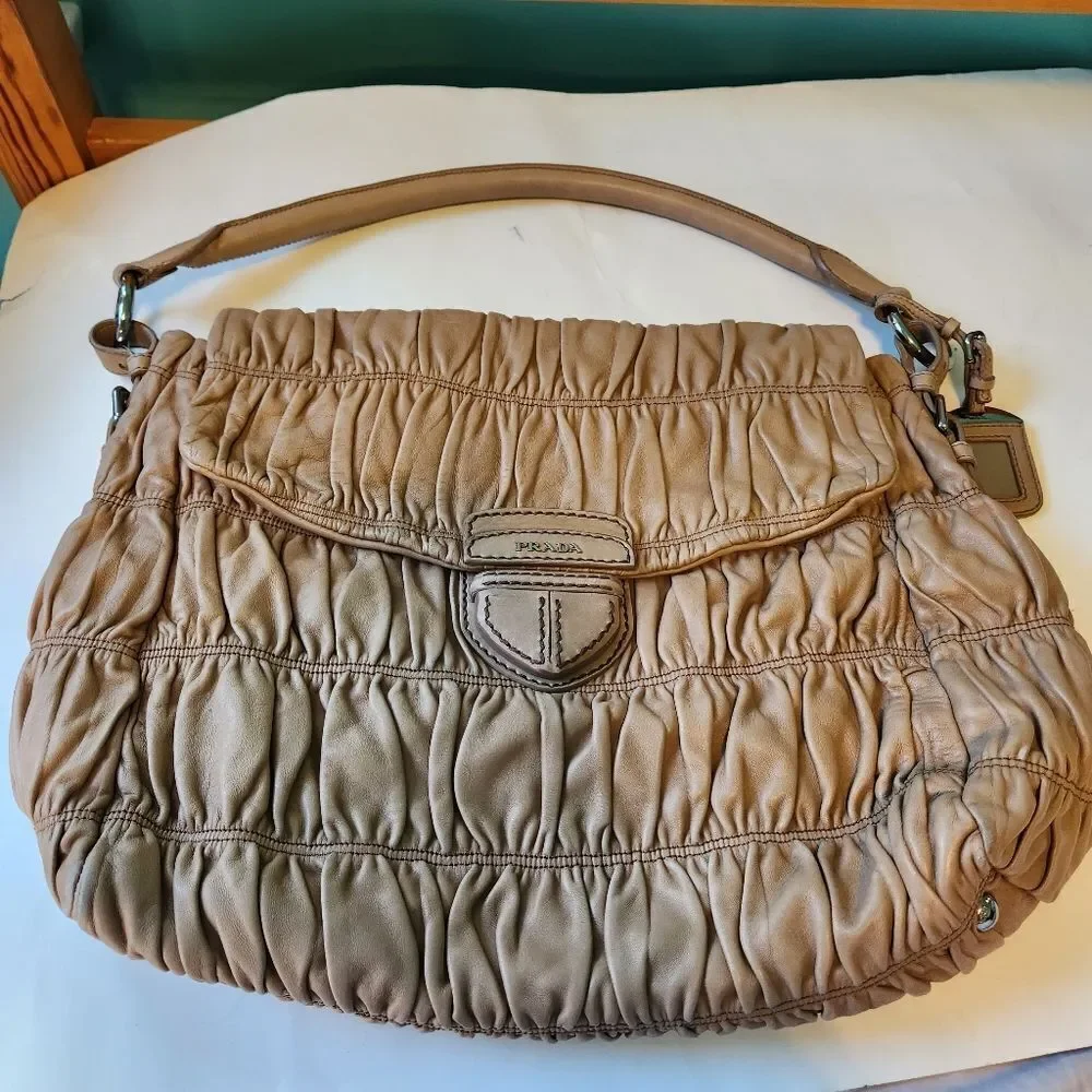 PRADA MATELASSÉ Leather Flap Hobo bag in GUC
